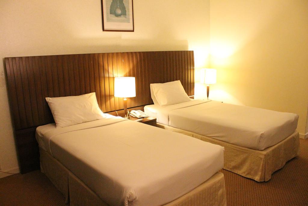 Ramada By Wyndham Beach Hotel Ajman Eksteriør bilde